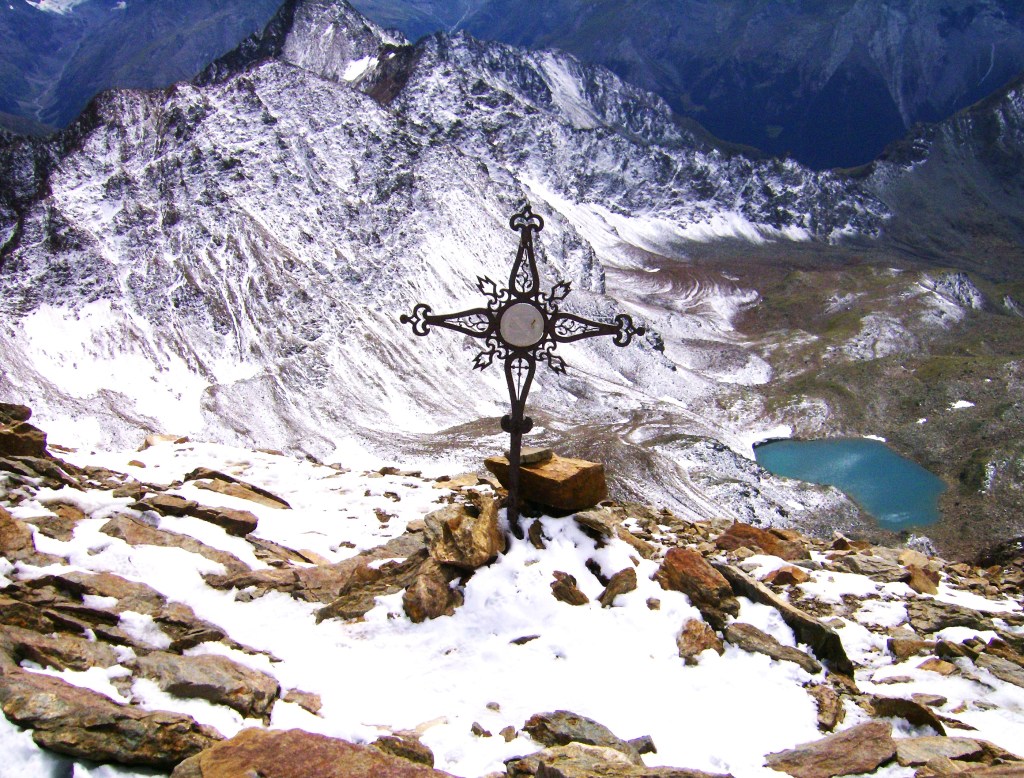 Monte Emilius (3559 m) y Punta Valletta (3090 m), en el corazón de&nbsp;Aosta.